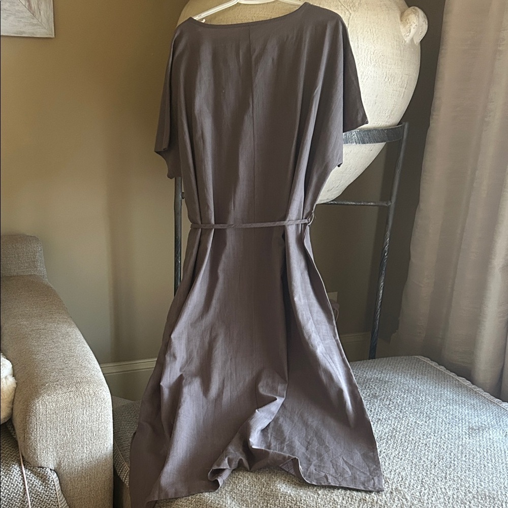 Elegant  Dress in Grey - Picture 5 of 6